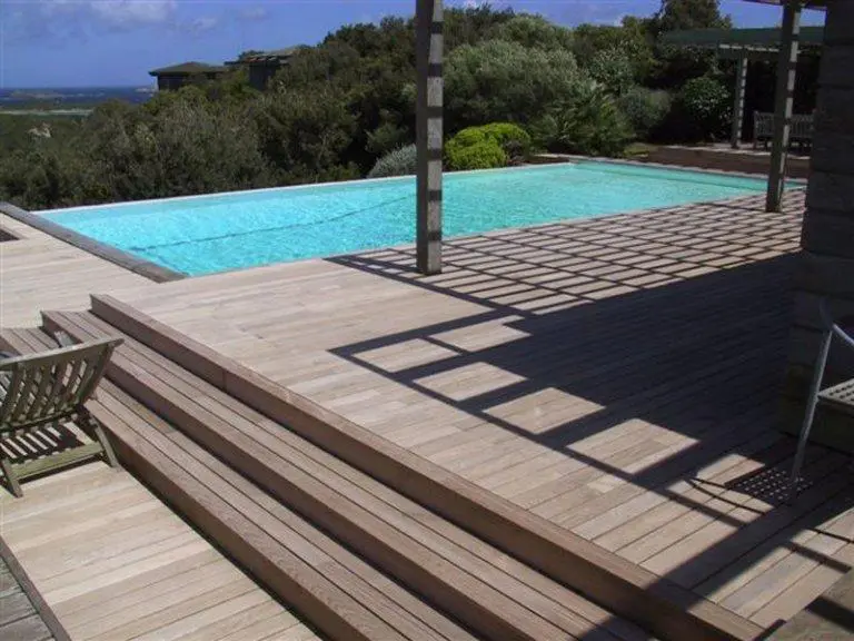 piscina interrata fuori terra