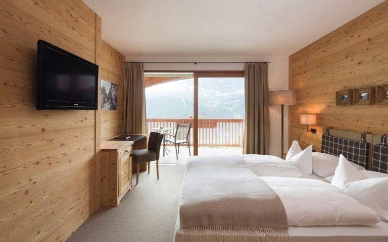 rivestimenti in legno camera da letto